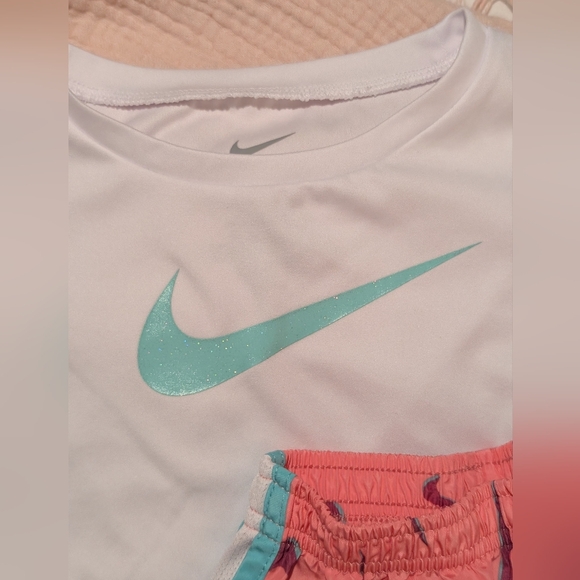 Nike Dry Fit White and Coral Set - Picture 2 of 7